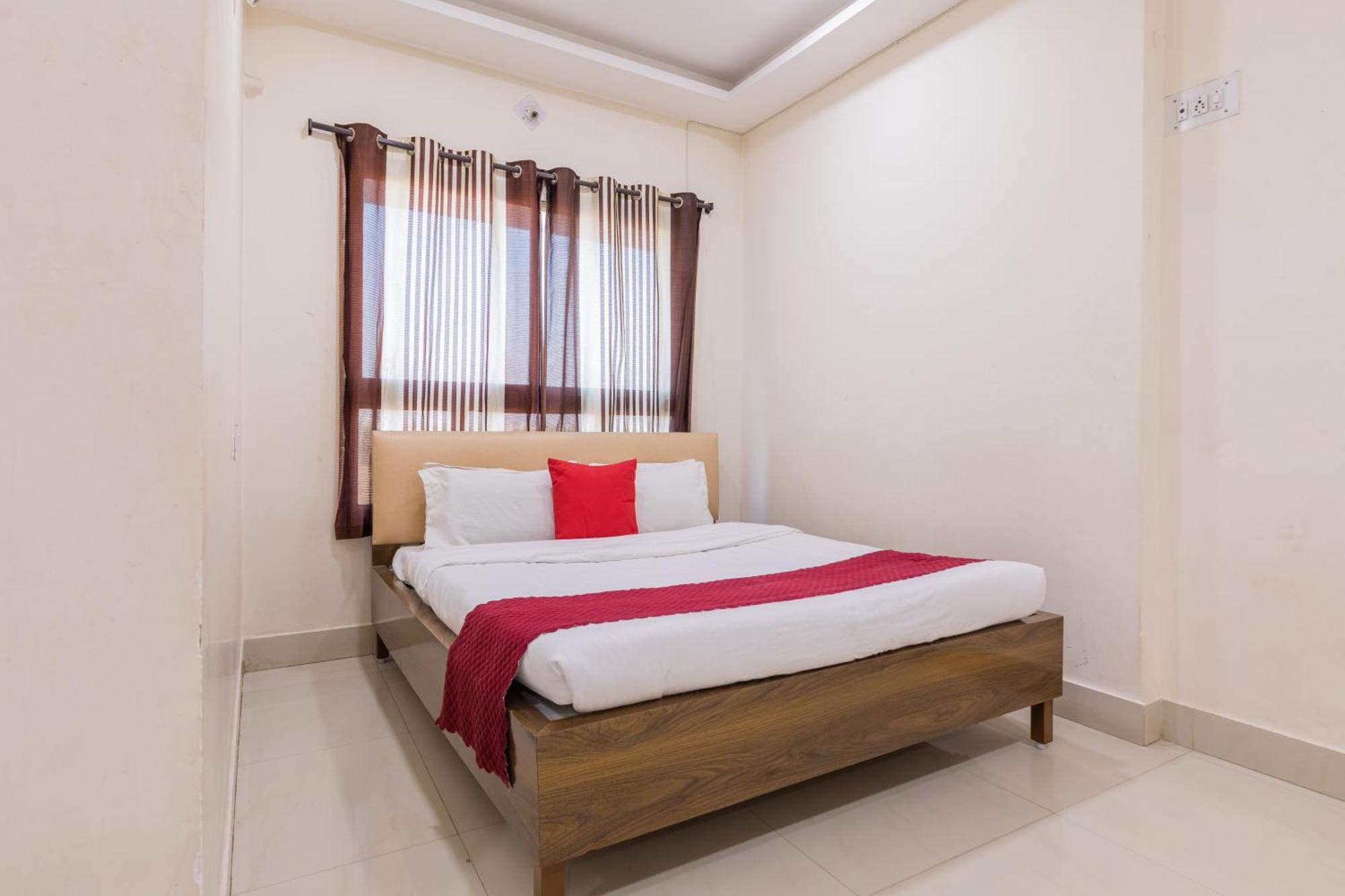 Hotel Ruchishree Garden à Ujjain Extérieur photo