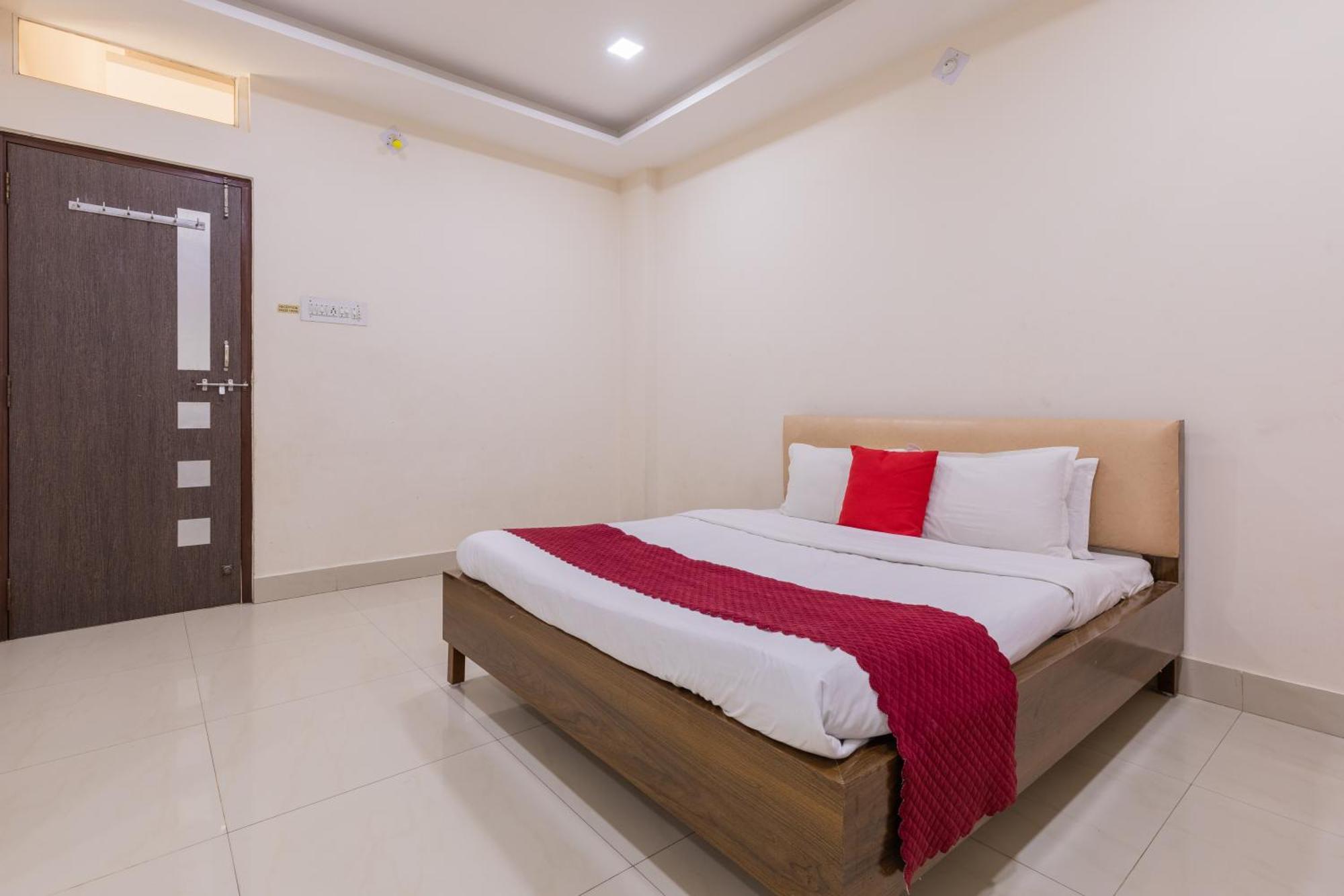 Hotel Ruchishree Garden à Ujjain Extérieur photo